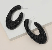 Load image into Gallery viewer, Studded Oval Hoops