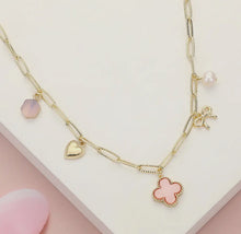 Load image into Gallery viewer, Quatrefoil Paperclip Chain Necklace