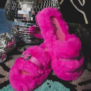Home Buckles Pop Slippers (Pink)