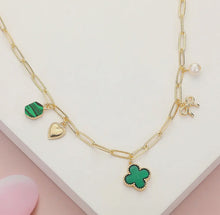 Load image into Gallery viewer, Quatrefoil Paperclip Chain Necklace