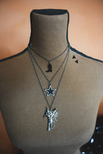 Load image into Gallery viewer, Blazin Saddle Necklace