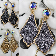 Load image into Gallery viewer, Feeling Sparks Earrings